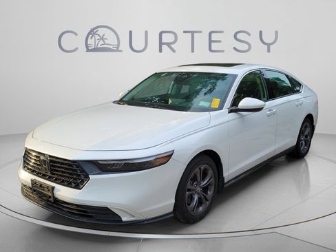 Used 2023 Honda Accord EX image 3