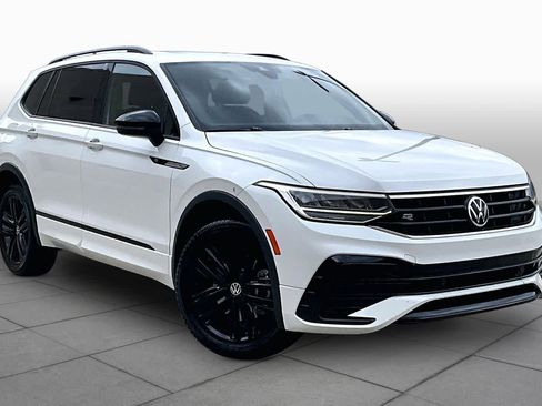 Used 2022 Volkswagen Tiguan SE R-Line FWD image 3