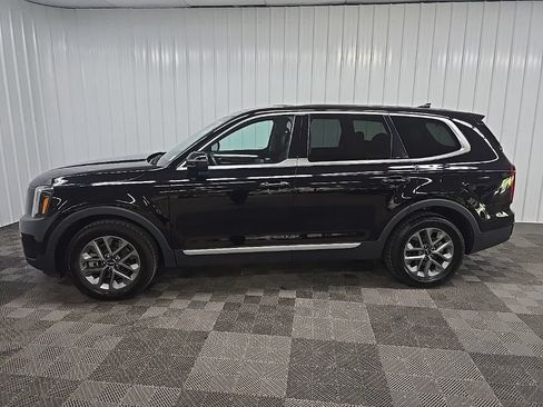 Used 2023 Kia Telluride LX AWD/4WD image 5