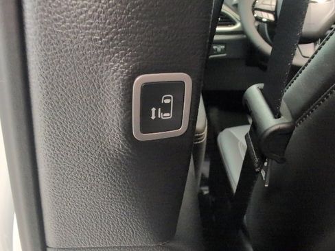 New 2026 Chrysler Pacifica Select image 29