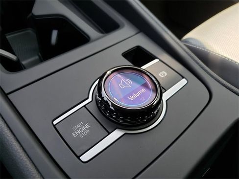 New 2025 Volkswagen Tiguan SE image 11