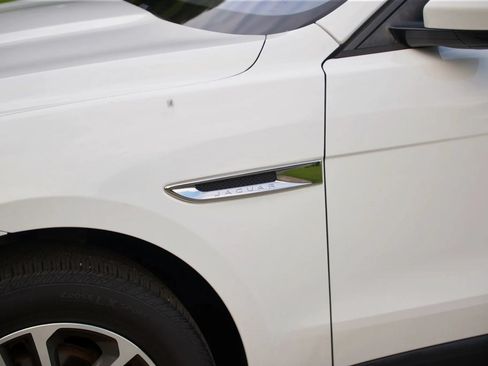 Used 2018 Jaguar F-PACE Premium AWD/4WD image 31
