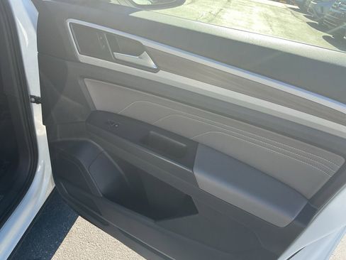 Certified 2022 Volkswagen Atlas SEL image 35