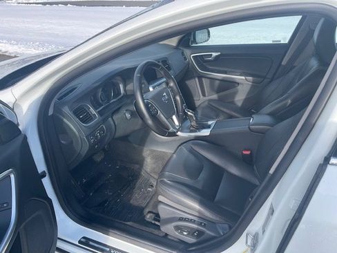 Used 2016 Volvo V60 T5 Premier image 6