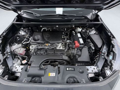 Used 2019 Toyota RAV4 LE AWD/4WD image 11