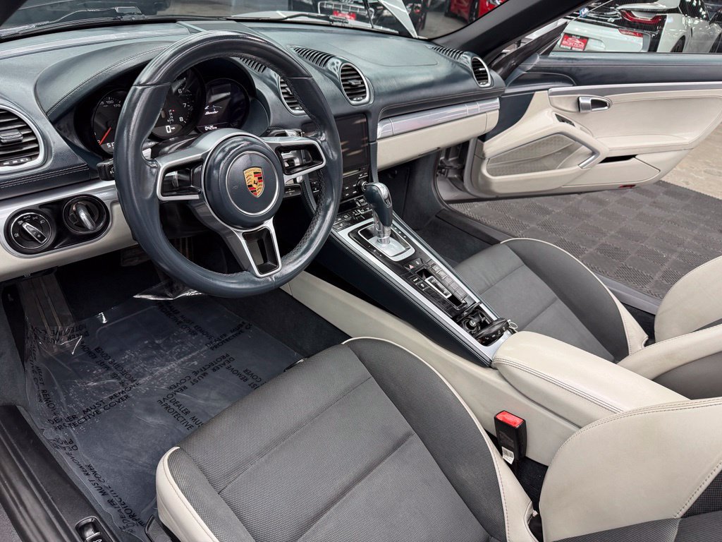 Used 2018 Porsche 718 Boxster RWD image 29