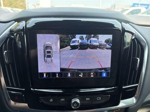 Used 2023 Chevrolet Traverse Premier AWD/4WD image 25