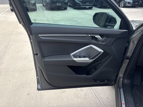 Certified 2025 Audi Q3 2.0T Premium Plus AWD/4WD image 10