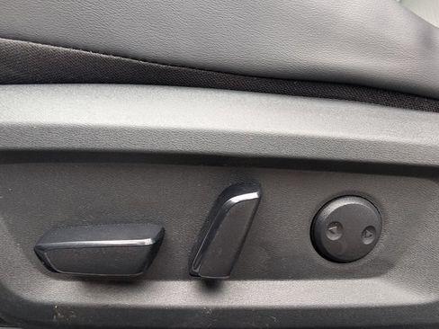 Used 2023 Nissan Rogue SV w/ SV Premium B Package FWD image 21