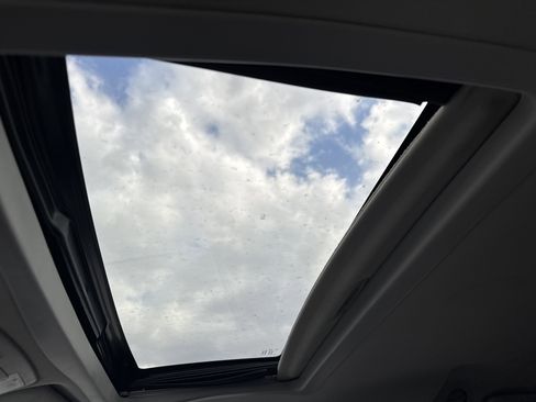 Used 2017 Toyota Sienna XLE w/ XLE Navigation Package image 24