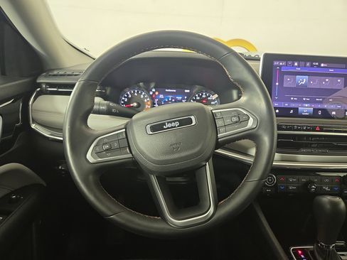 Certified 2022 Jeep Compass Limited image 15