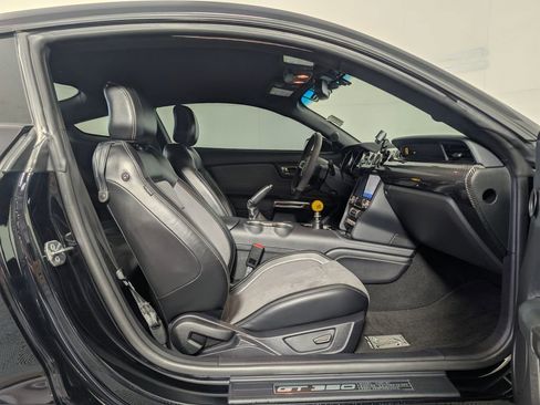 Used 2019 Ford Mustang Shelby GT350 w/ Technology Package image 12