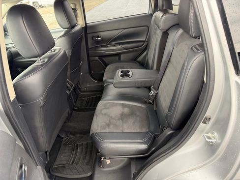 Used 2019 Mitsubishi Outlander SE image 8