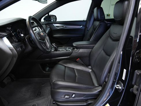 Used 2024 Cadillac XT5 Luxury w/ LPO, Floor Liner Package FWD image 33