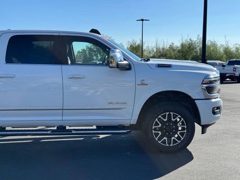 Used 2025 RAM 2500 Limited AWD/4WD image 4