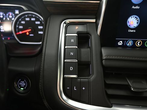 Used 2021 Chevrolet Suburban High Country AWD/4WD image 32