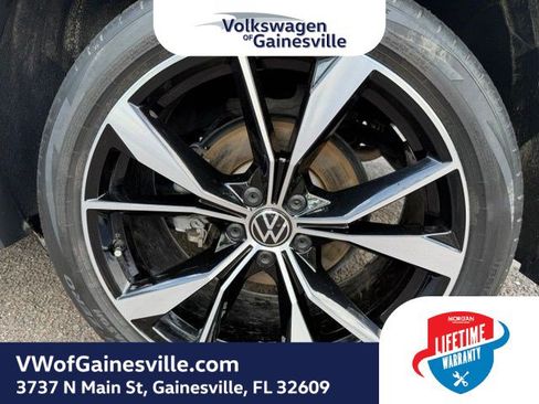 Certified 2024 Volkswagen Tiguan SEL R-Line AWD/4WD image 31