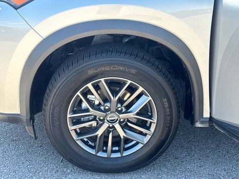 Used 2024 Nissan Rogue S FWD image 20