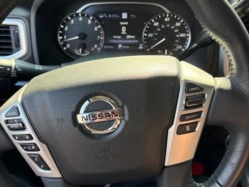 Used 2021 Nissan Titan SV w/ SV Convenience Package AWD/4WD image 11