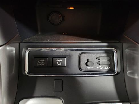 Used 2019 Subaru Ascent Premium image 18