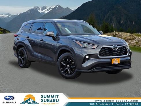 Used 2022 Toyota Highlander XLE image 1