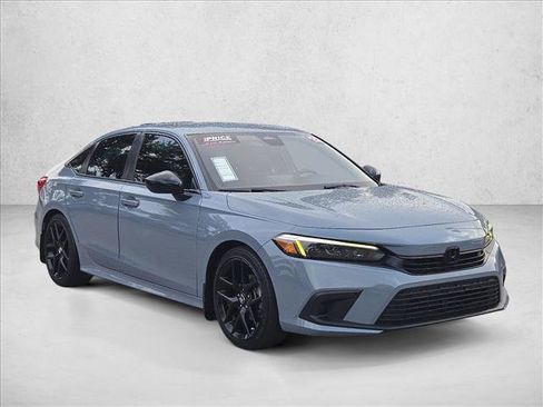 Used 2022 Honda Civic Sport image 3