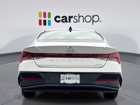 Used 2024 Hyundai Elantra Limited FWD image 4