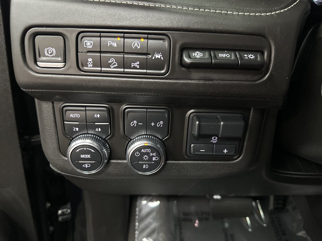 Used 2024 GMC Yukon Denali Ultimate AWD/4WD image 36