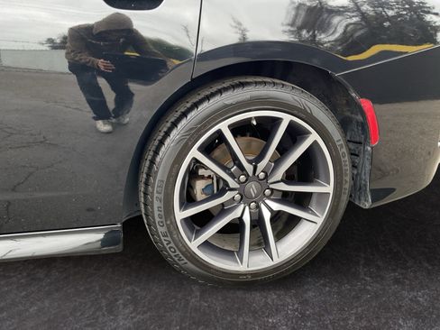 Used 2022 Dodge Charger R/T w/ Plus Group RWD image 9
