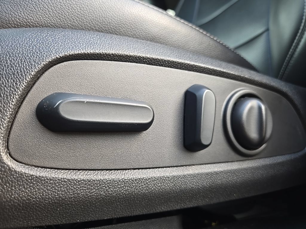 Used 2022 GMC Terrain SLT AWD/4WD image 28