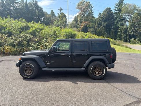 Used 2018 Jeep Wrangler Unlimited Sport S AWD/4WD image 6
