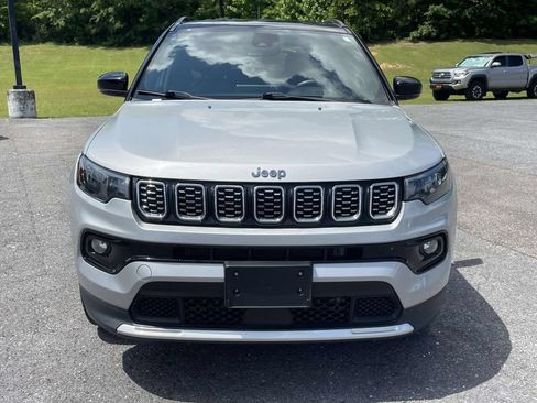 Used 2025 Jeep Compass Limited AWD/4WD image 6