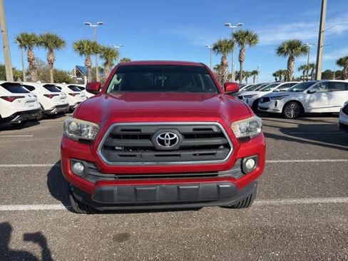 Used 2016 Toyota Tacoma SR5 w/ SR5 Appearance Package (SN) image 3
