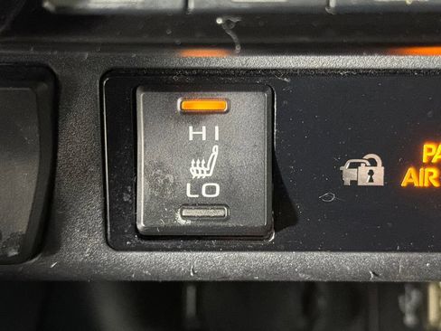 Used 2023 Toyota RAV4 XLE Premium image 32