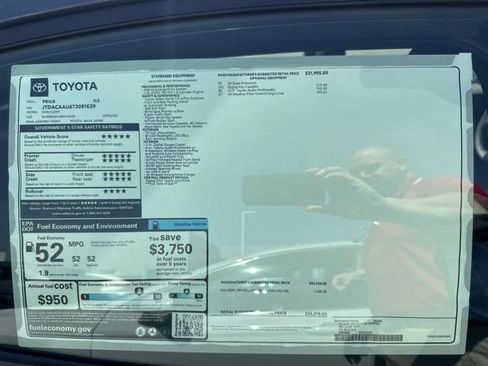 New 2026 Toyota Prius XLE FWD image 2