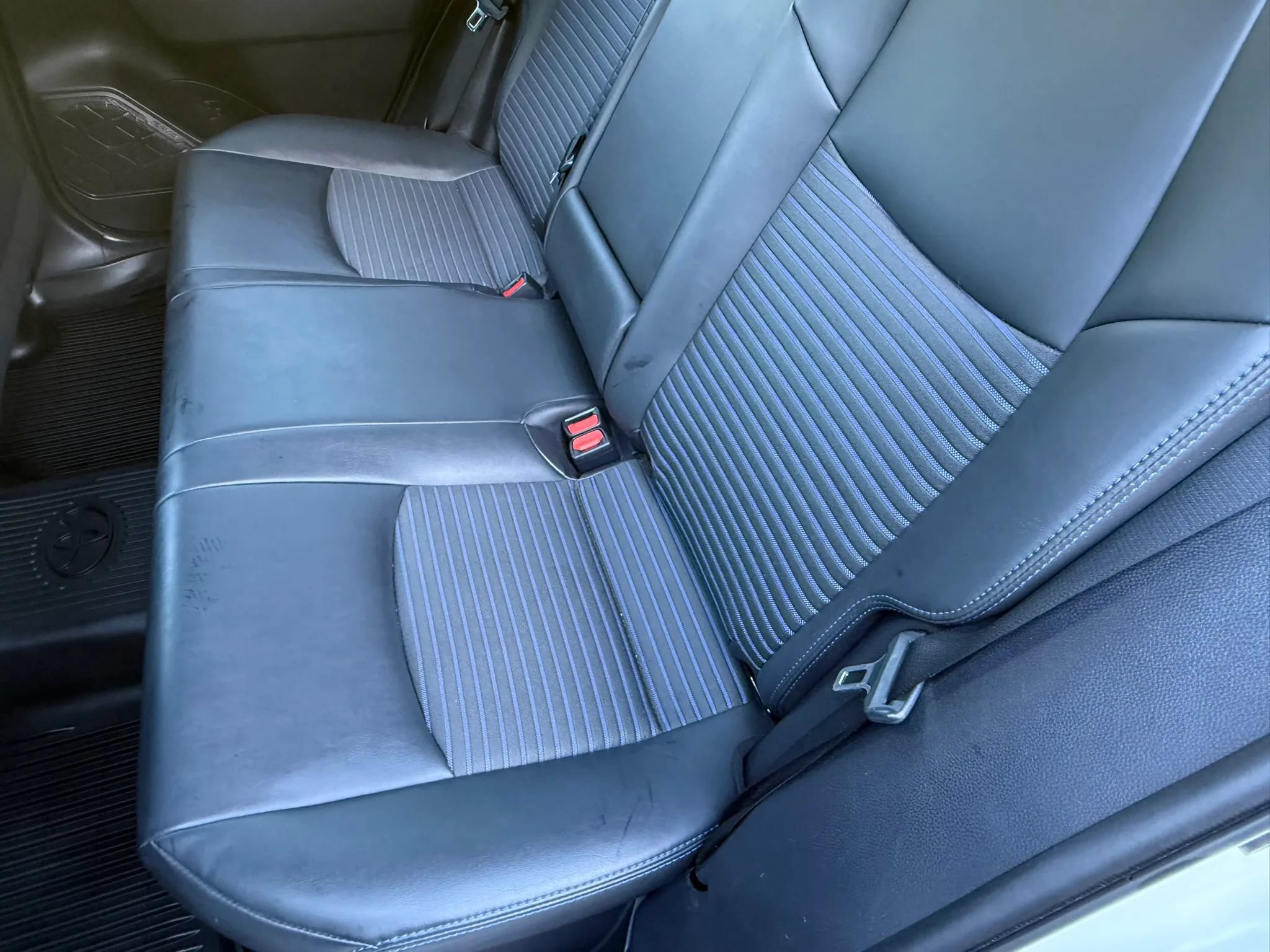 Used 2019 Toyota RAV4 XSE AWD/4WD image 26