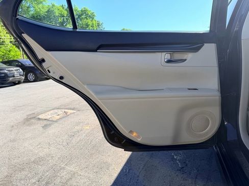 Used 2015 Lexus ES 350 w/ Luxury Package FWD image 24