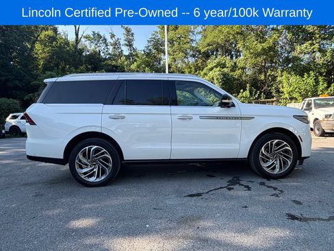 Used 2025 Lincoln Navigator Reserve AWD/4WD image 8