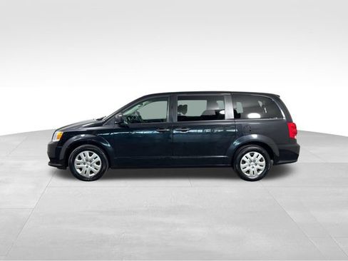 Used 2020 Dodge Grand Caravan SE FWD image 3