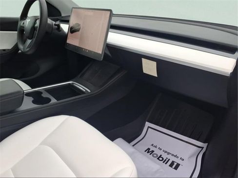 Used 2021 Tesla Model Y Long Range image 22
