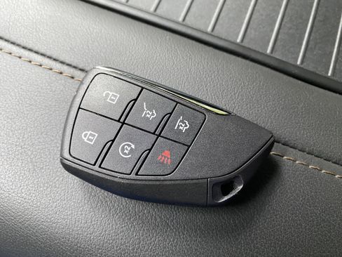 Used 2024 Chevrolet Tahoe High Country AWD/4WD image 41