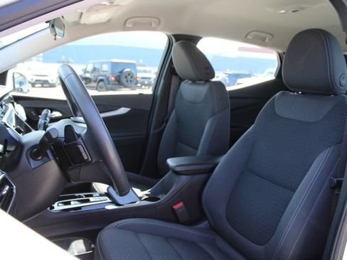 Used 2023 Chevrolet Bolt EUV LT FWD image 29