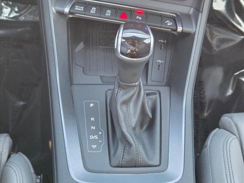 Certified 2025 Audi Q3 2.0T Premium w/ Convenience Package image 13
