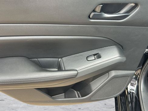 Used 2024 Nissan Altima 2.5 SV FWD image 19