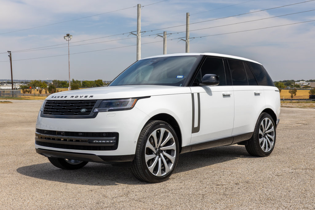 Used 2026 Land Rover Range Rover SE AWD/4WD image 3