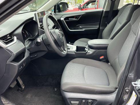 Certified 2025 Toyota RAV4 XLE AWD/4WD image 10