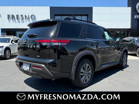 Used 2022 Nissan Pathfinder SV FWD image 11