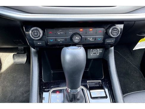 Certified 2024 Jeep Compass Limited w/ Elite Group AWD/4WD image 29