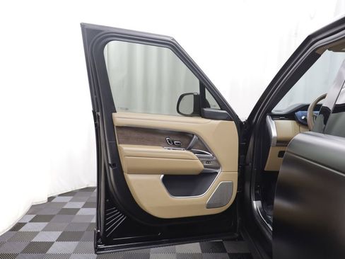 Certified 2025 Land Rover Range Rover Long Wheelbase Autobiography AWD/4WD image 4