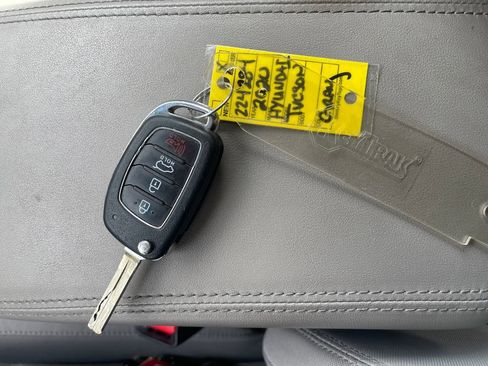 Used 2020 Hyundai Tucson SE w/ Cargo Package FWD image 26